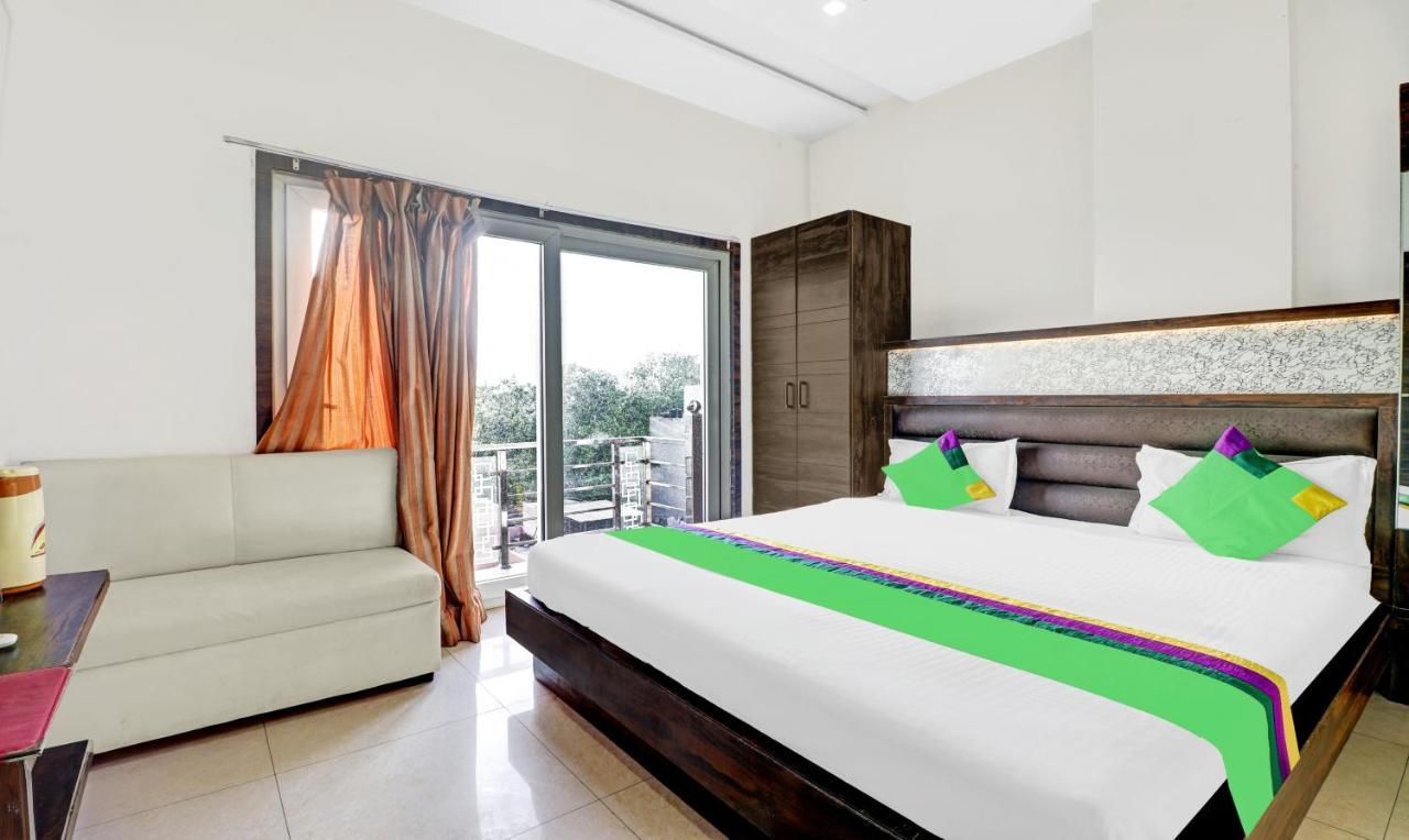 Itsy Hotels Anjali Mahal 500, Mtrs From Mathura Railway Station Eksteriør billede