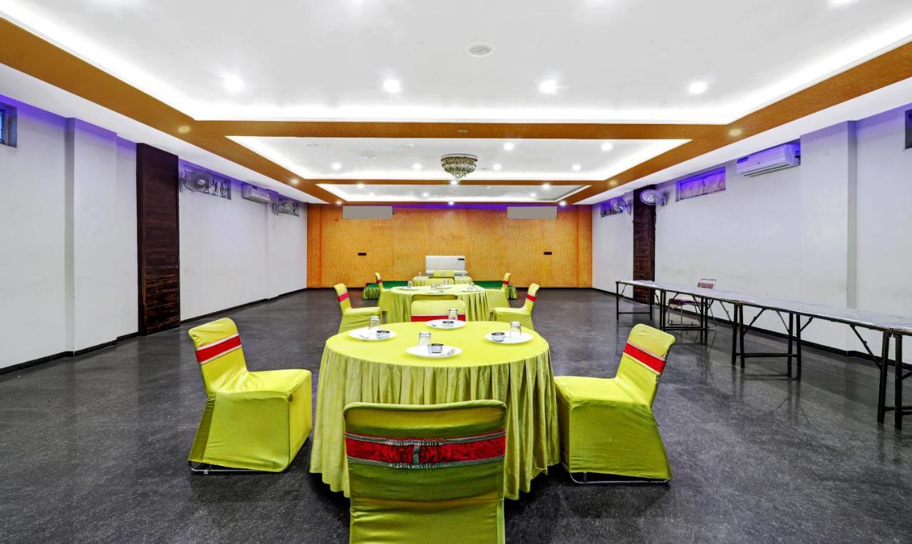 Itsy Hotels Anjali Mahal 500, Mtrs From Mathura Railway Station Eksteriør billede