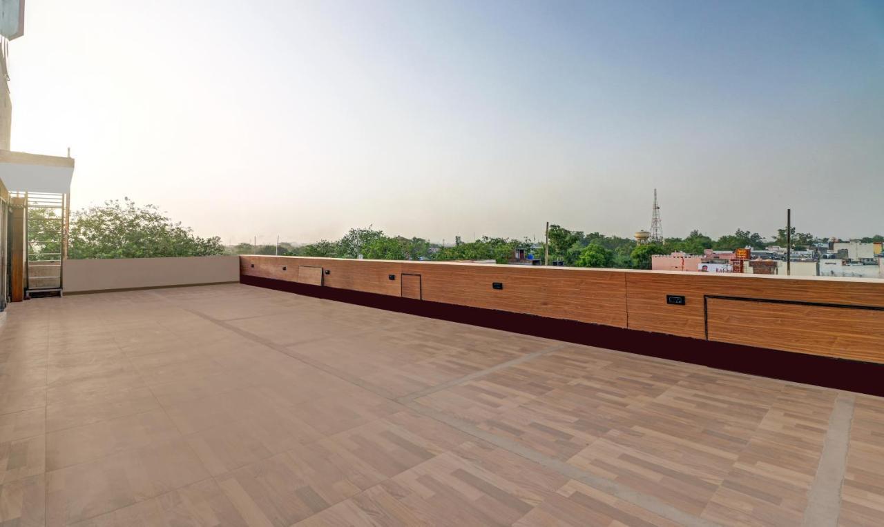 Itsy Hotels Anjali Mahal 500, Mtrs From Mathura Railway Station Eksteriør billede