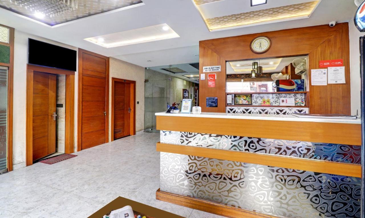 Itsy Hotels Anjali Mahal 500, Mtrs From Mathura Railway Station Eksteriør billede