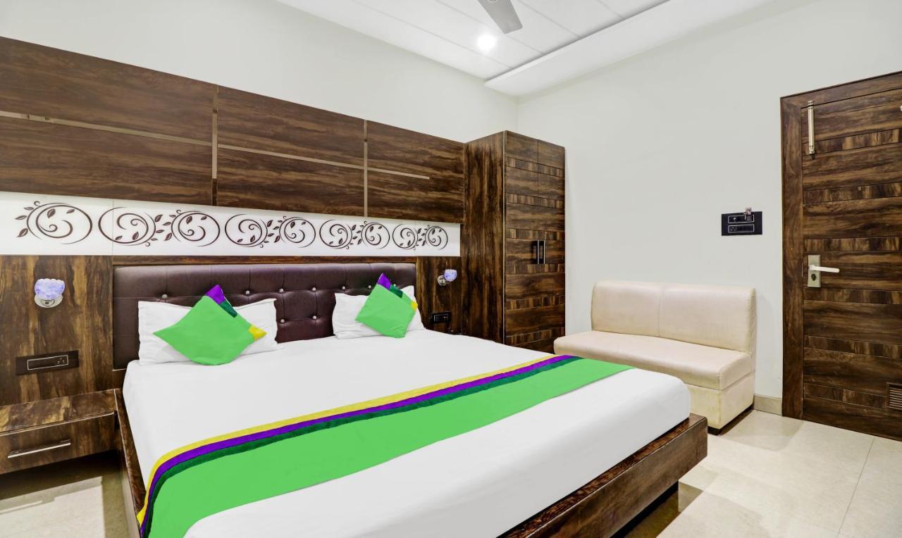 Itsy Hotels Anjali Mahal 500, Mtrs From Mathura Railway Station Eksteriør billede