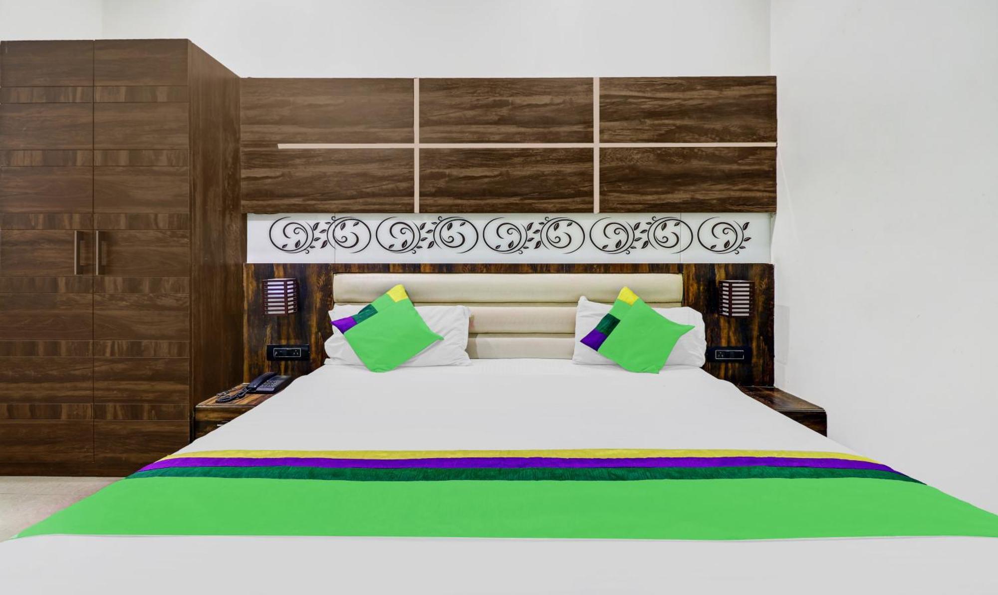 Itsy Hotels Anjali Mahal 500, Mtrs From Mathura Railway Station Eksteriør billede
