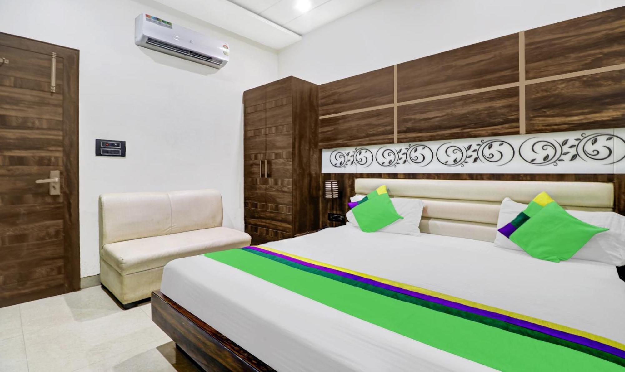 Itsy Hotels Anjali Mahal 500, Mtrs From Mathura Railway Station Eksteriør billede
