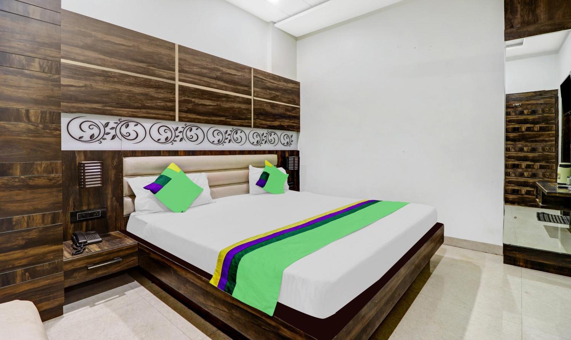 Itsy Hotels Anjali Mahal 500, Mtrs From Mathura Railway Station Eksteriør billede