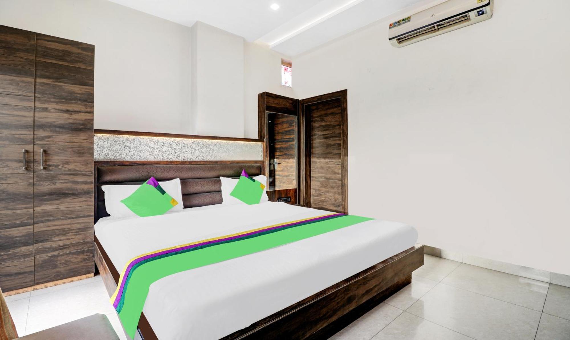 Itsy Hotels Anjali Mahal 500, Mtrs From Mathura Railway Station Eksteriør billede