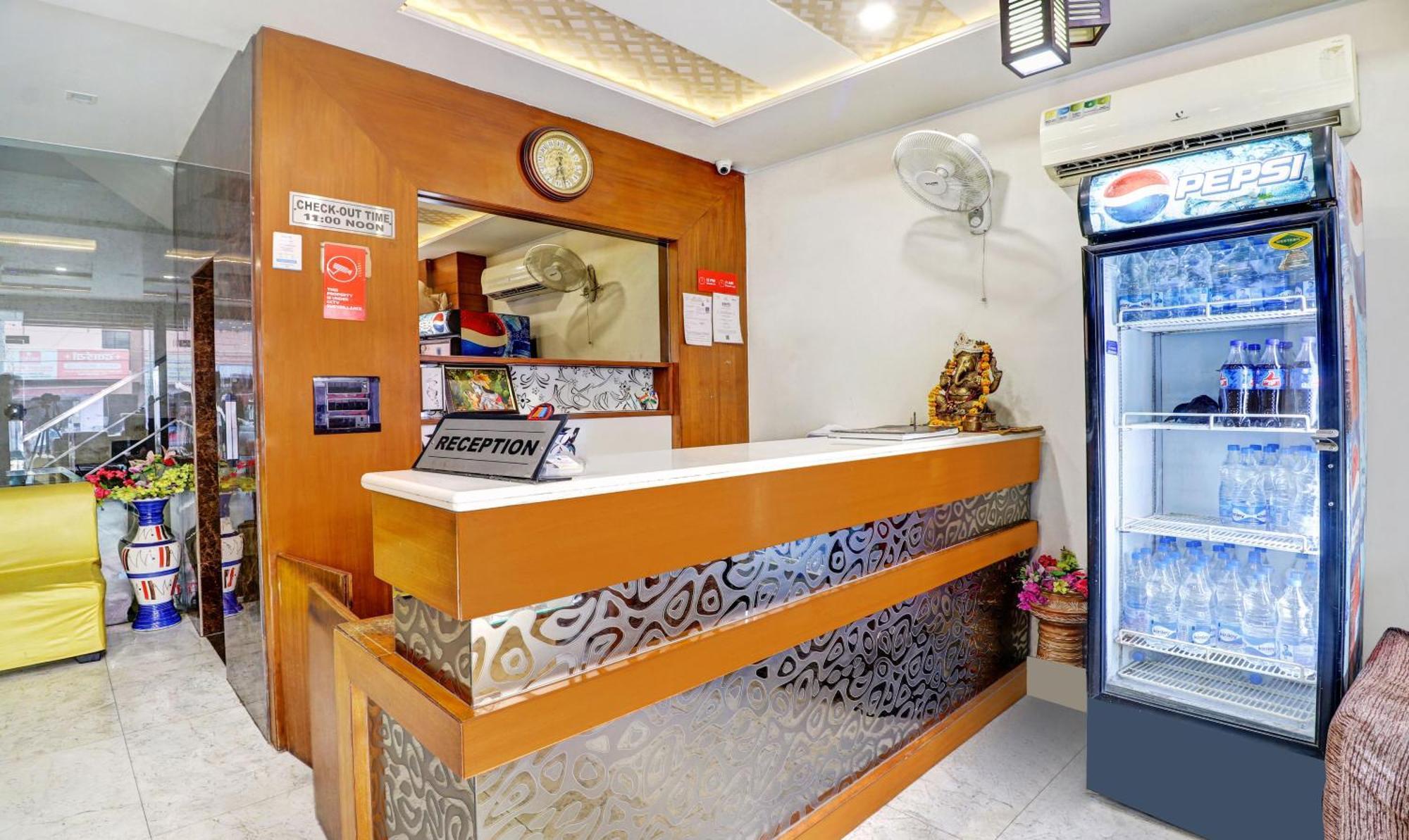 Itsy Hotels Anjali Mahal 500, Mtrs From Mathura Railway Station Eksteriør billede